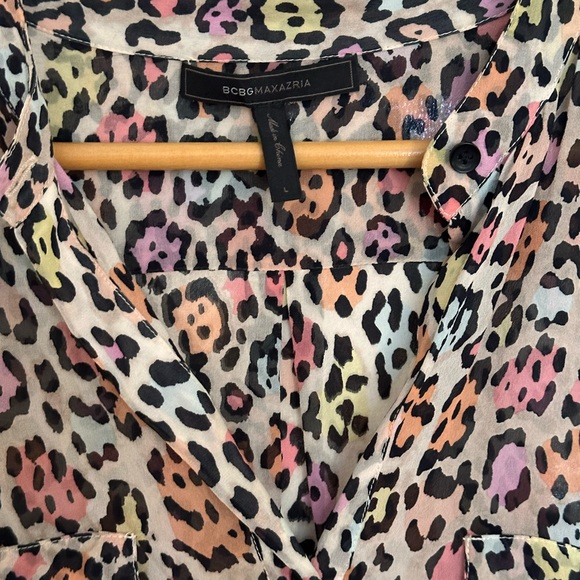 BCBGMaxAzria Silk Chiffon Leopard Print Blouse/Top, Size L, excellent condition - Picture 3 of 3